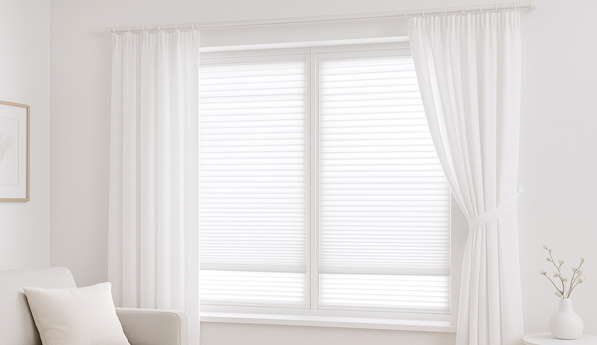 Jak łączyć plisy z zasłonami i firanami? Nowoczesne aranżacje okien krok po kroku